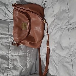 Marc Jacobs Classic Natasha Q Crossbody in Camel Leather